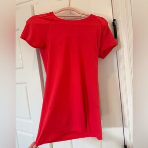 Lululemon Swiftly Tech Hip Length, Size 6 Red Glow, EUC.